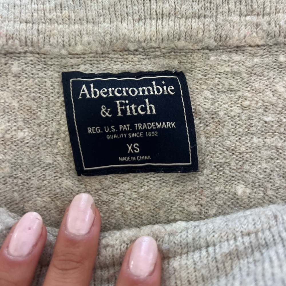 Abercrombie & Fitch Beige Knit Sweater